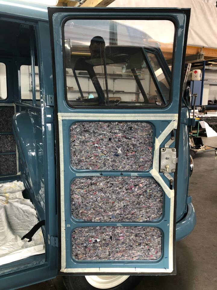 Image 22/28 of Volkswagen T1 Kombi (1966)