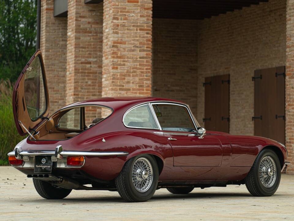 Afbeelding 18/50 van Jaguar E-Type V12 (2+2) (1972)