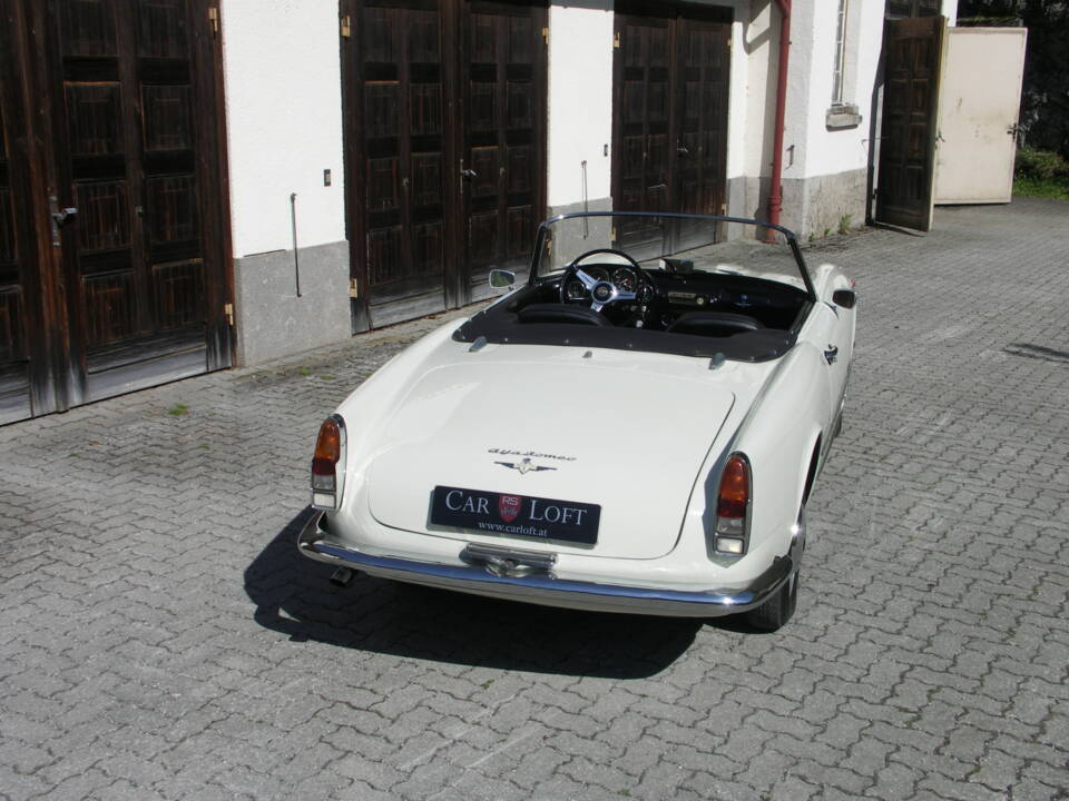 Image 12/40 of Alfa Romeo 2000 Spider (1959)