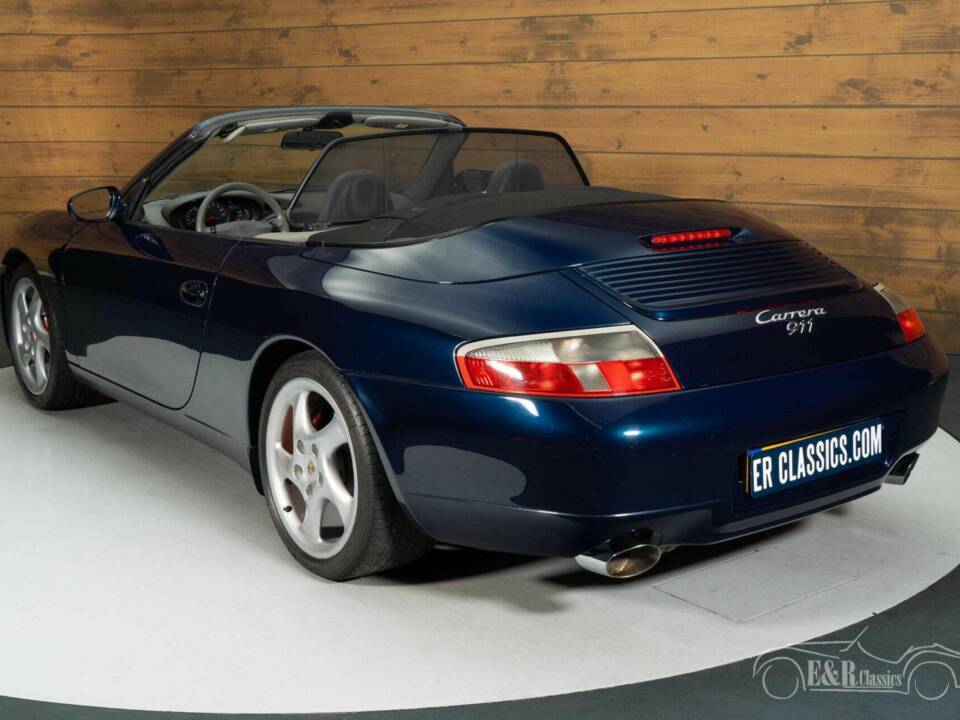 Image 16/19 of Porsche 911 Carrera 4 (1999)