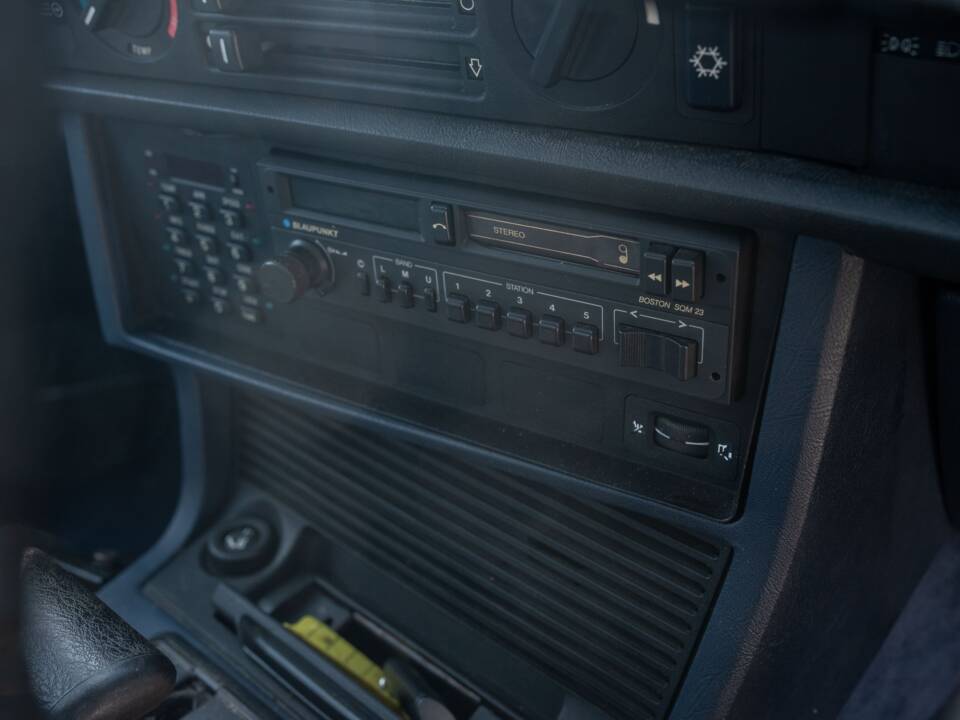 Bild 30/50 von BMW 635 CSi (1984)