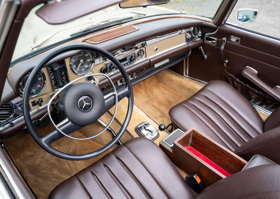 Image 48/56 de Mercedes-Benz 280 SL (1970)
