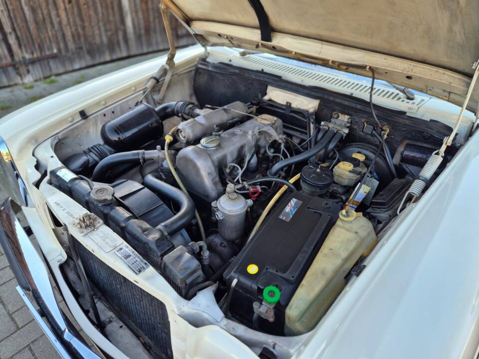Bild 11/19 von Mercedes-Benz 240 D (1975)
