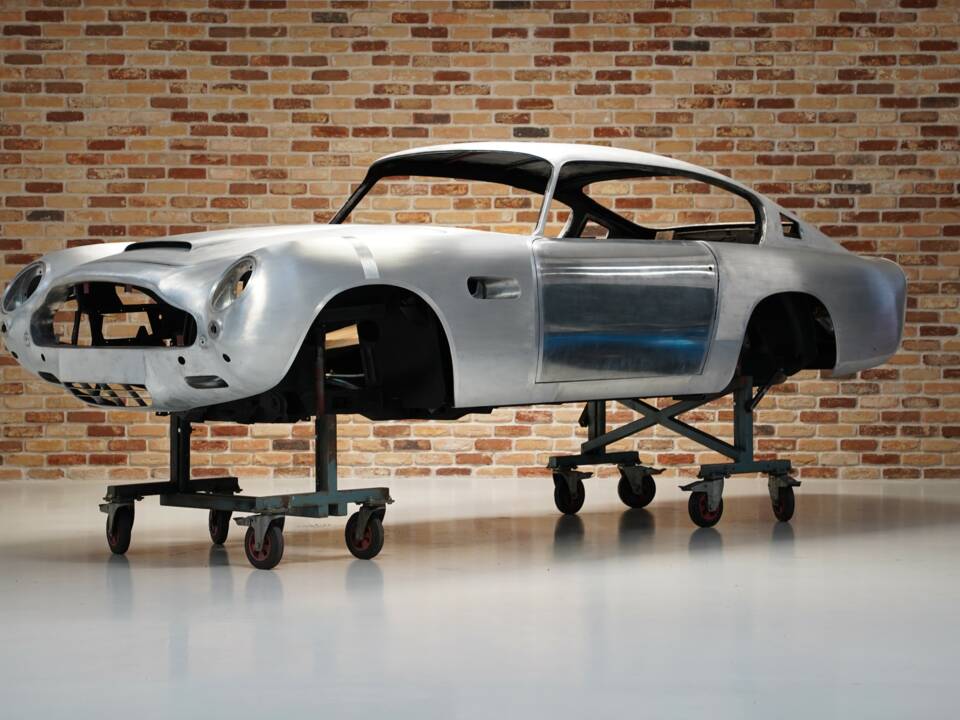 Bild 4/15 von Aston Martin DB 6 (1967)