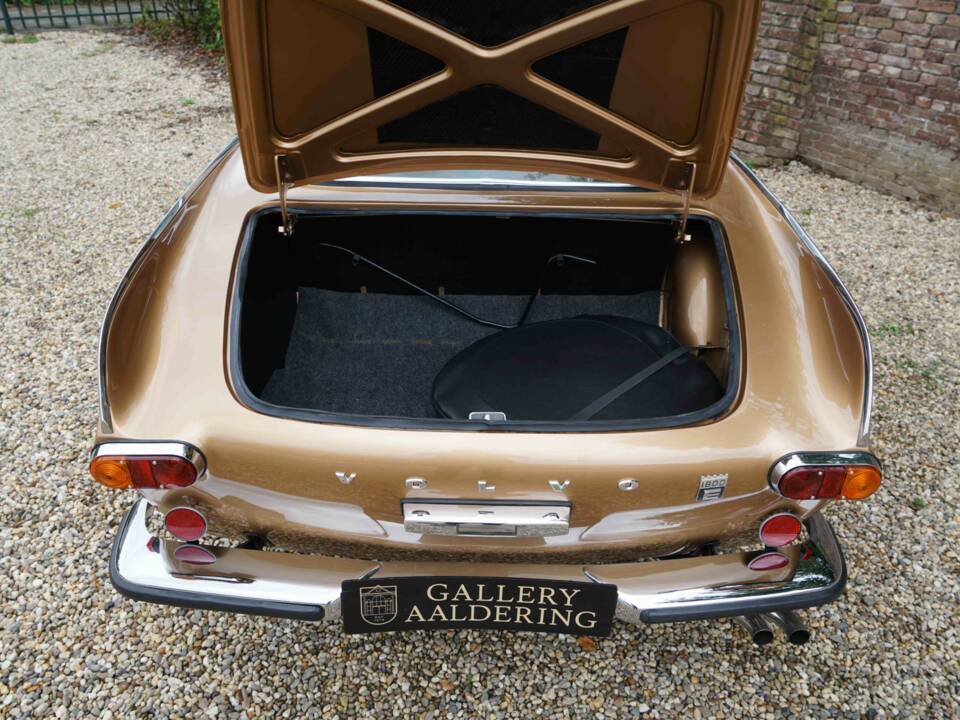 Image 28/50 of Volvo 1800 E (1971)