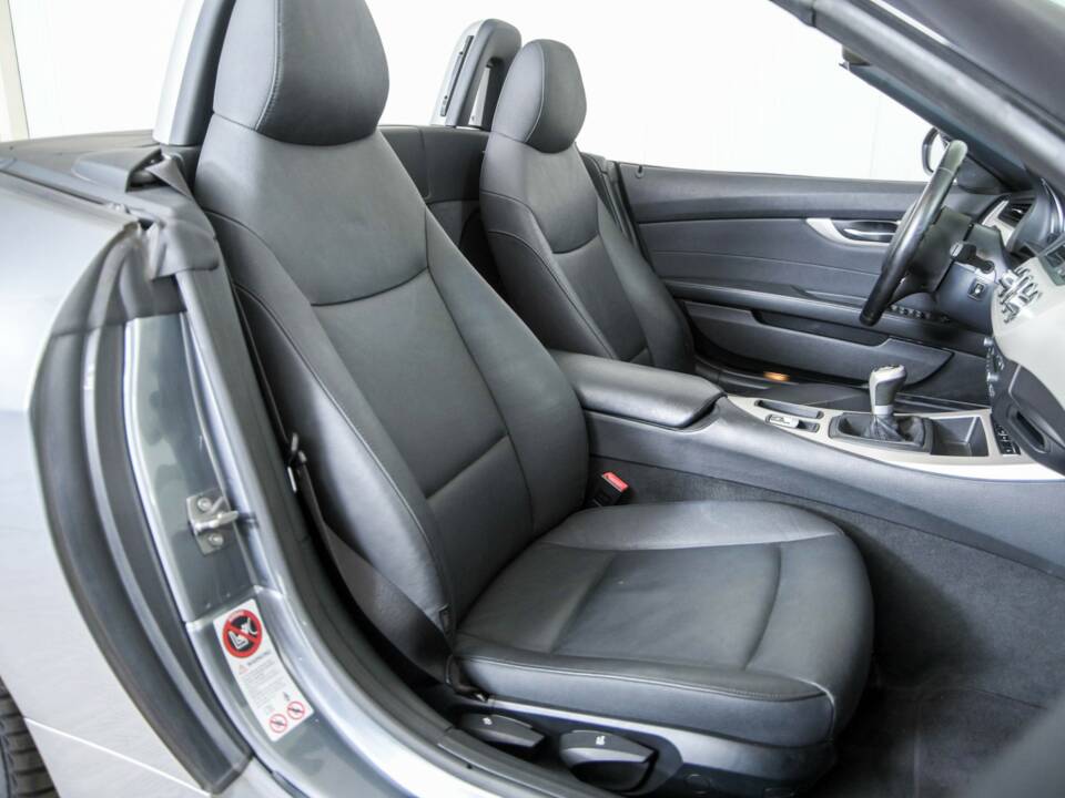 Image 33/50 of BMW Z4 sDrive23i (2010)