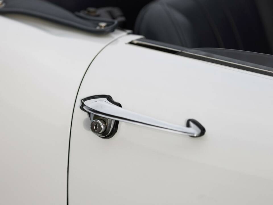 Image 37/50 of Alfa Romeo 2600 Spider (1964)