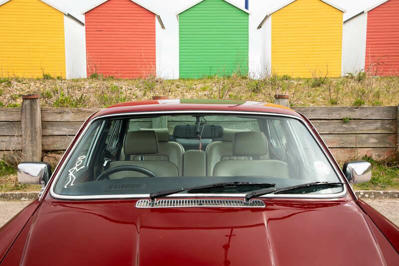 Image 30/50 of Daimler Double Six (1983)