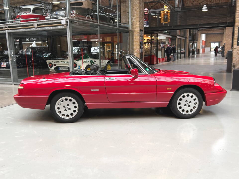 Image 8/27 of Alfa Romeo 2.0 Spider (1992)