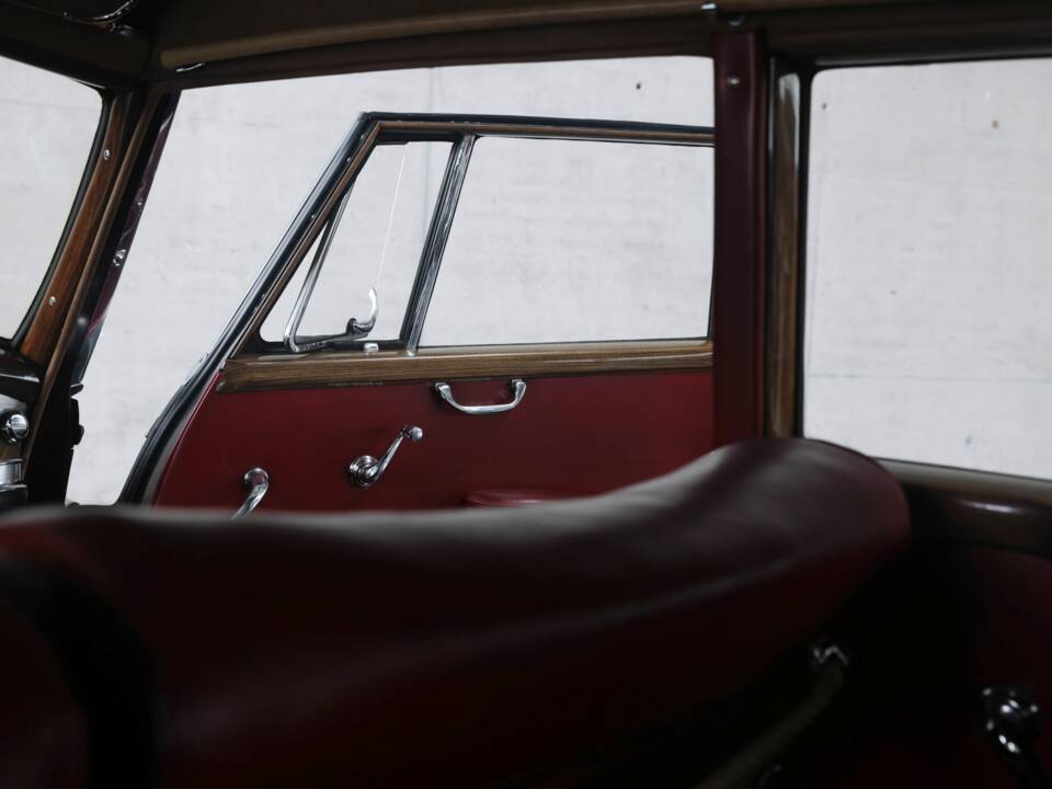 Image 35/50 de Mercedes-Benz 300 c (1956)