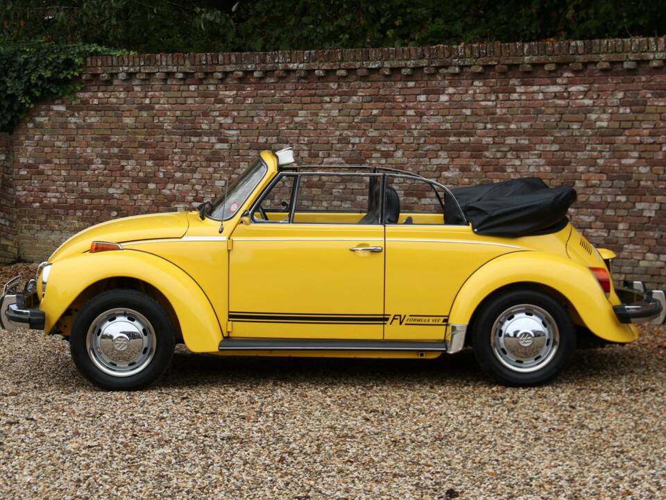 Image 32/50 de Volkswagen Beetle 1303 (1975)