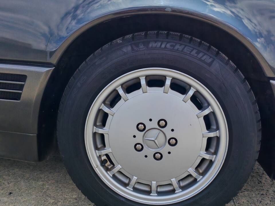 Image 40/42 of Mercedes-Benz 300 SL-24 (1992)