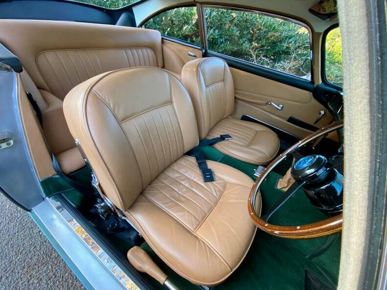 Immagine 11/50 di Aston Martin DB 4 (1963)