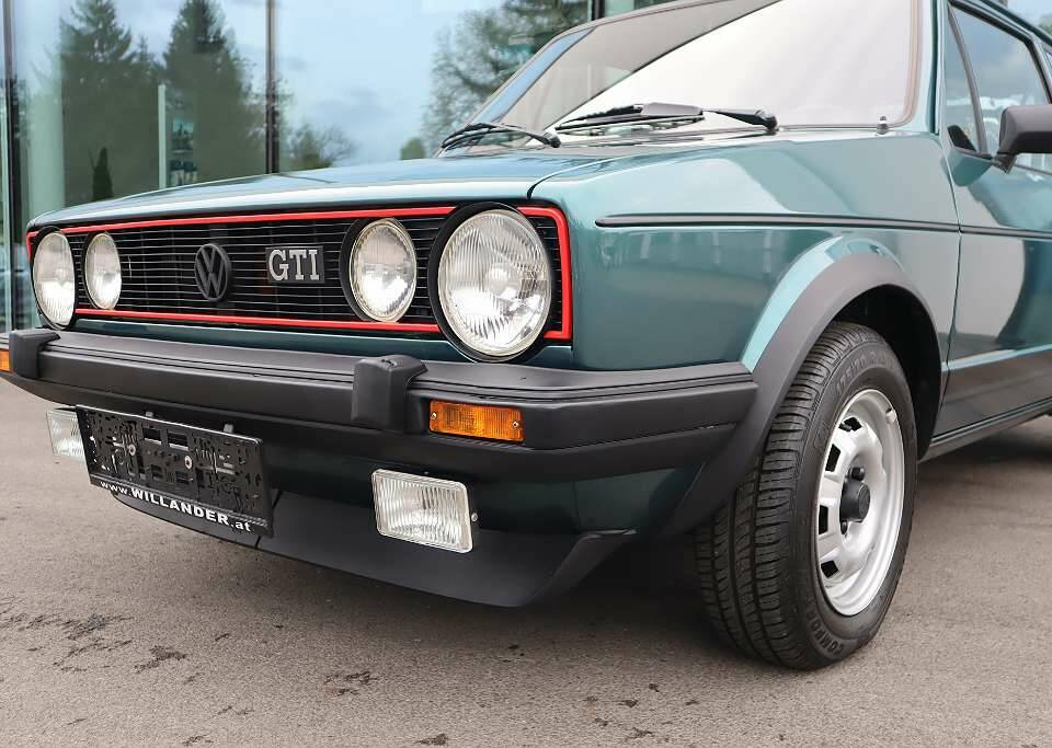 Image 2/14 of Volkswagen Golf I GTI 1.6 (1981)
