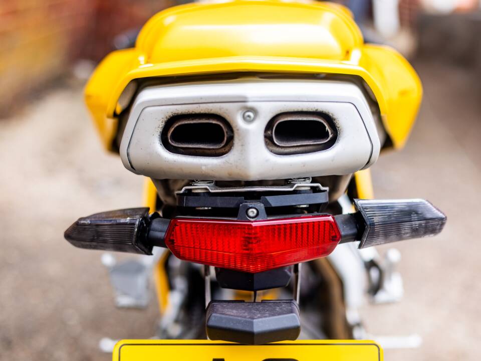 Immagine 28/30 di Ducati DUMMY (2004)