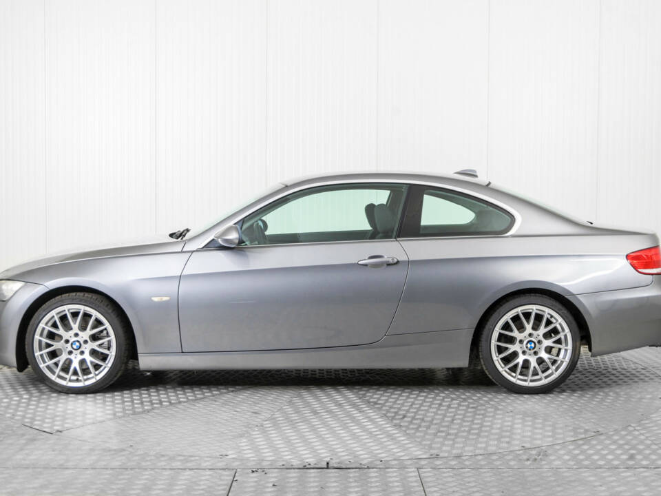 Imagen 9/50 de BMW 325i (2007)