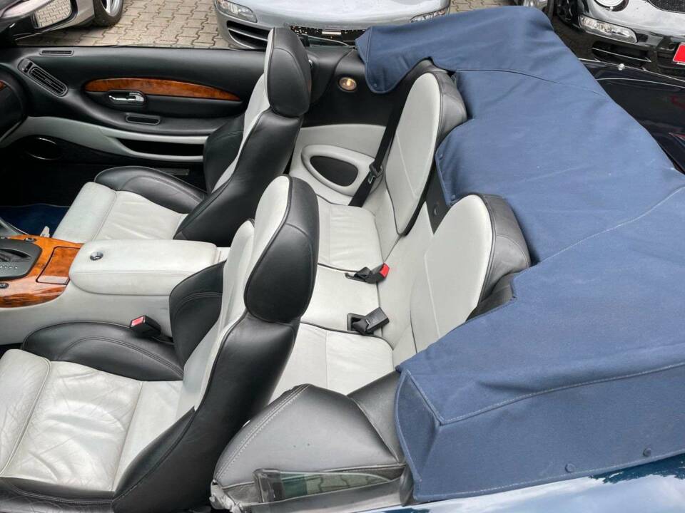 Bild 18/20 von Aston Martin DB 7 Vantage Volante (2003)