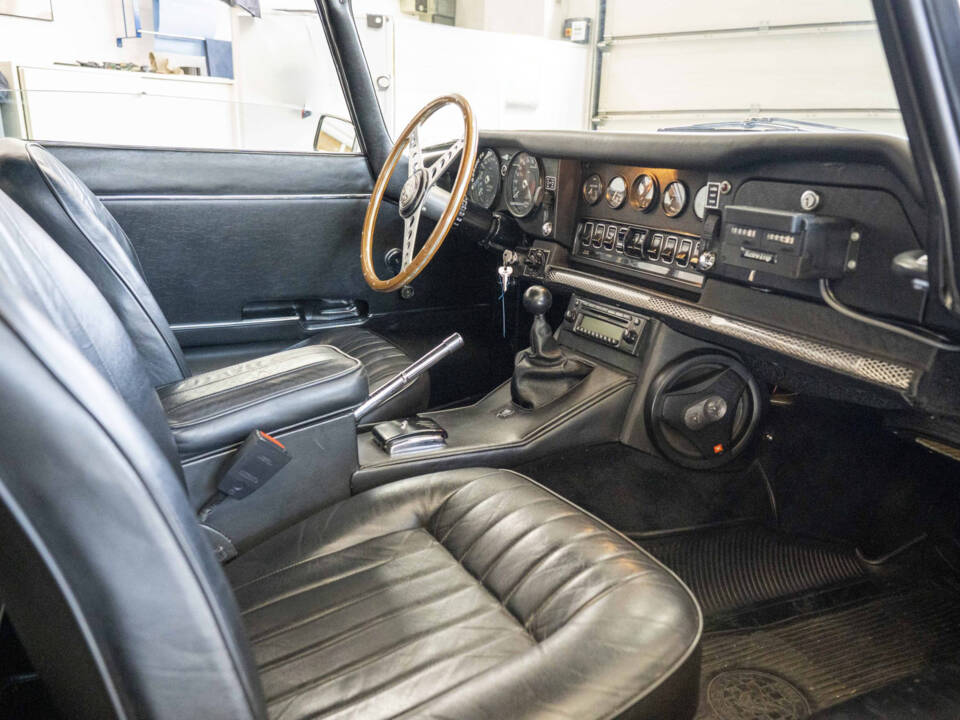 Image 12/15 of Jaguar E-Type (1969)