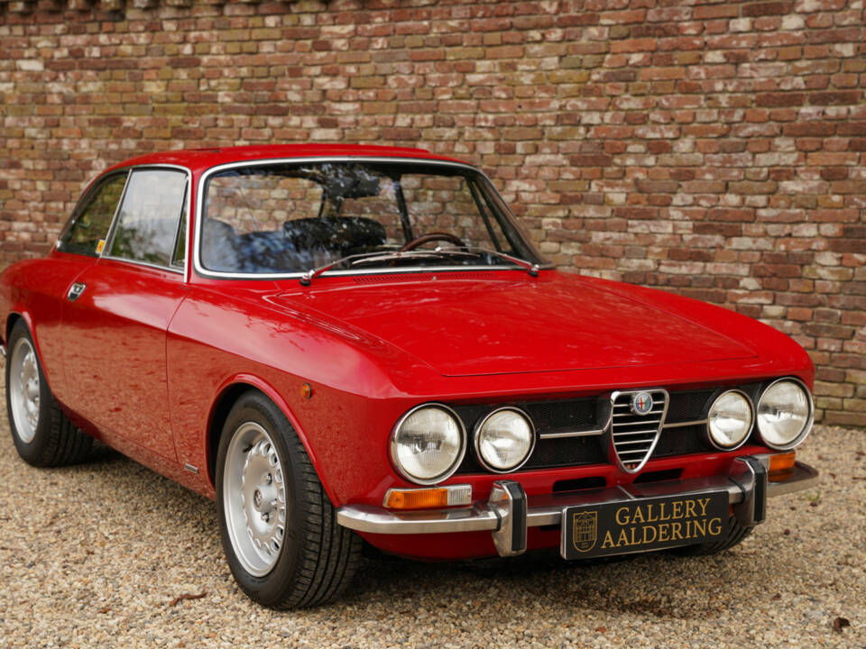 Immagine 14/50 di Alfa Romeo 1750 GT Veloce (1971)