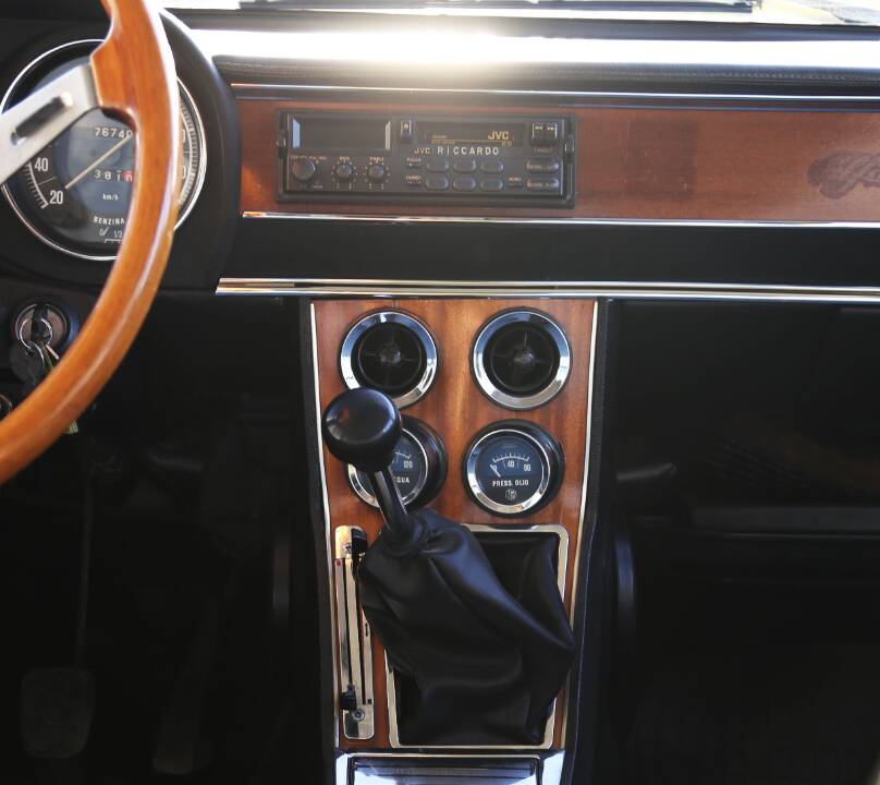 Image 21/22 de Alfa Romeo Giulia Nuova Super 1300 (1975)