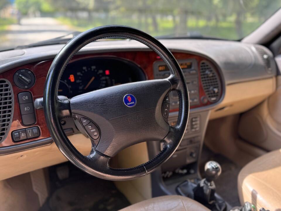 Image 15/23 of Saab 9-3 2.0 Turbo (2001)