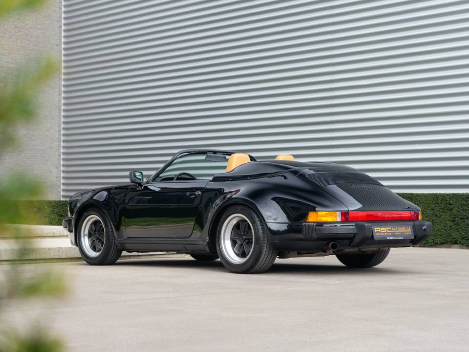 Imagen 29/32 de Porsche 911 Speedster 3.2 (1989)