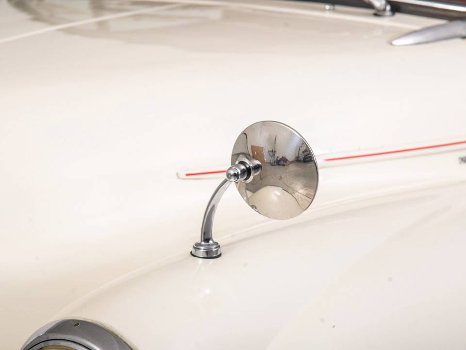 Image 29/50 of Morris Minor 1000 Traveller (1961)