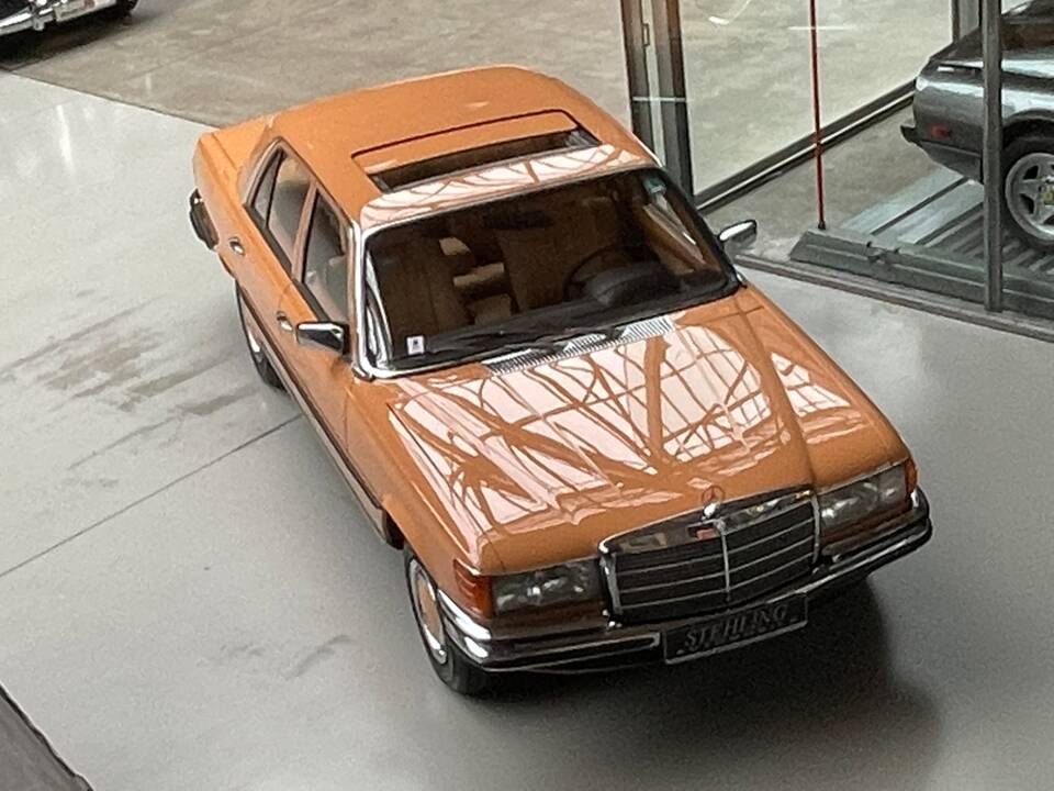 Image 2/35 of Mercedes-Benz 280 SE (1978)