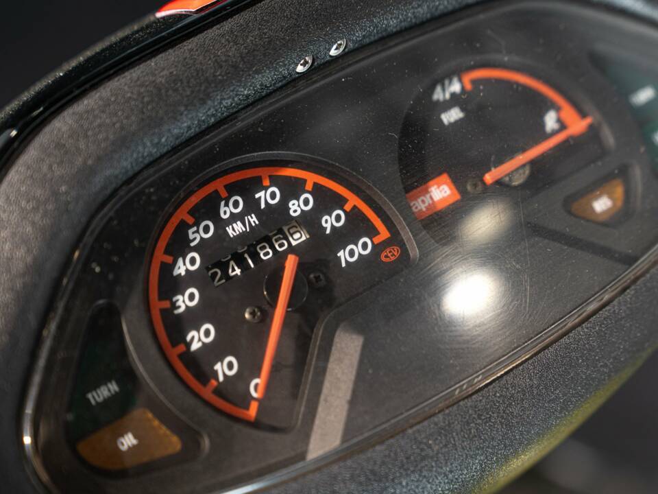 Image 13/17 of Aprilia DUMMY (1993)