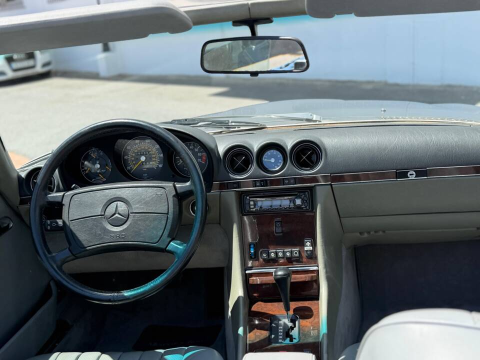 Imagen 9/12 de Mercedes-Benz 560 SL (1988)