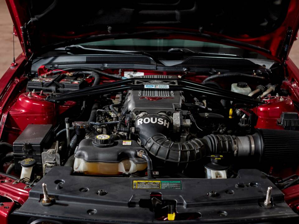 Image 40/68 of Ford Mustang GT (2005)