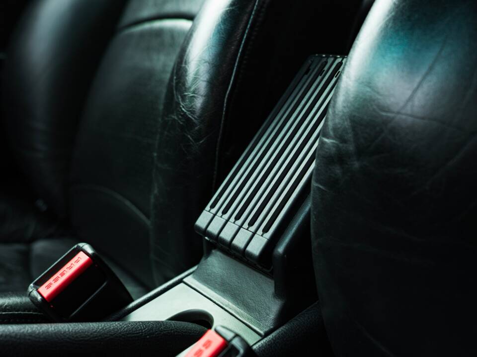 Bild 30/58 von Porsche 911 Carrera 4S (1996)