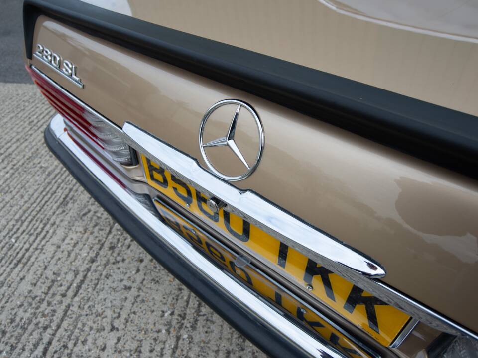 Bild 37/39 von Mercedes-Benz 280 SL (1984)