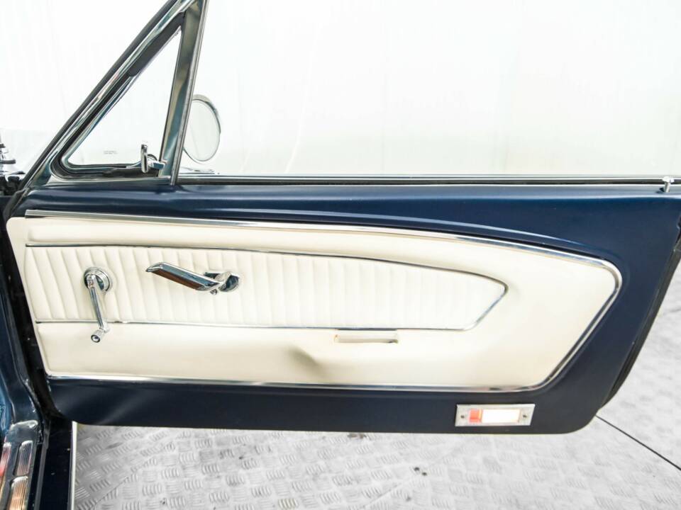 Image 33/50 of Ford Mustang 289 (1966)
