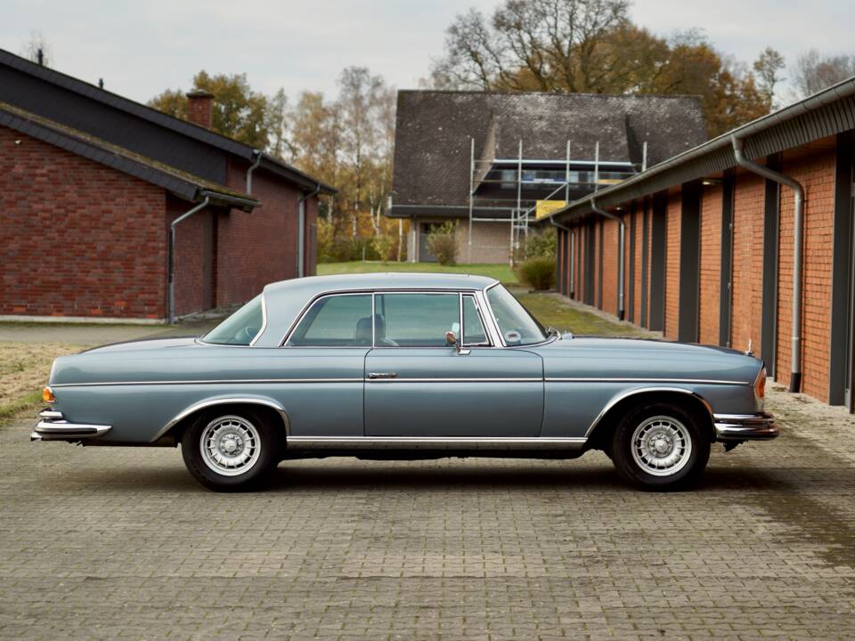 Image 8/84 of Mercedes-Benz 280 SE 3,5 (1970)