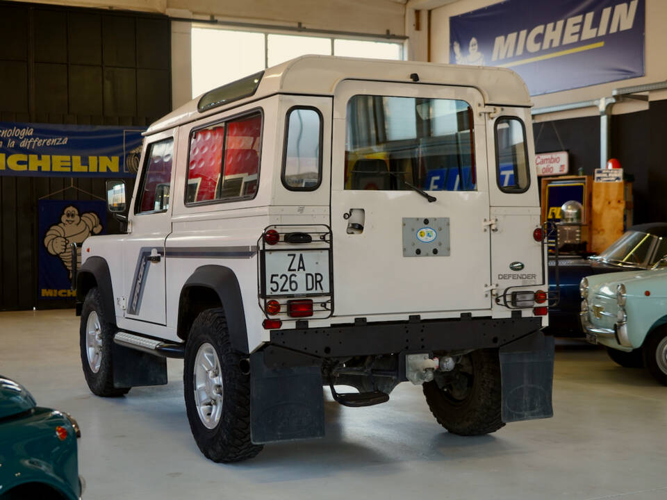 Bild 14/17 von Land Rover Defender 90 (1996)