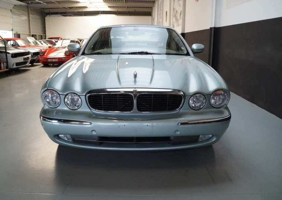 Imagen 29/50 de Jaguar XJ 8 4.2 (2004)