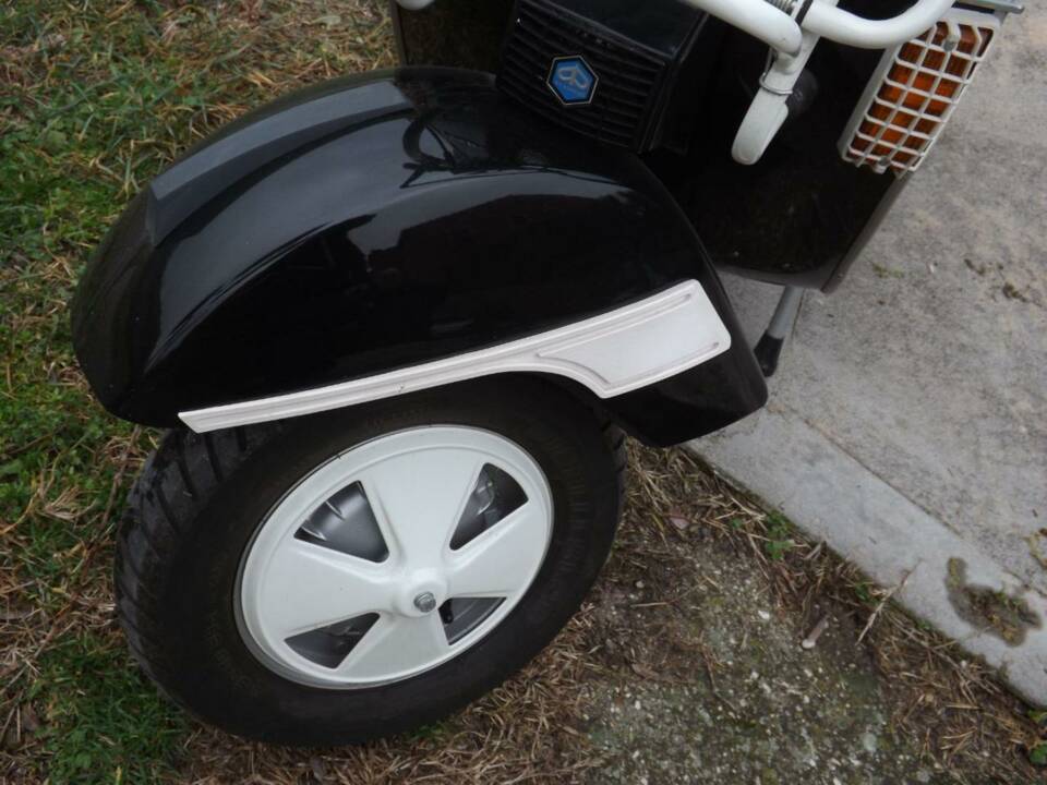 Bild 24/50 von Piaggio Vespa PX 125 E (1983)