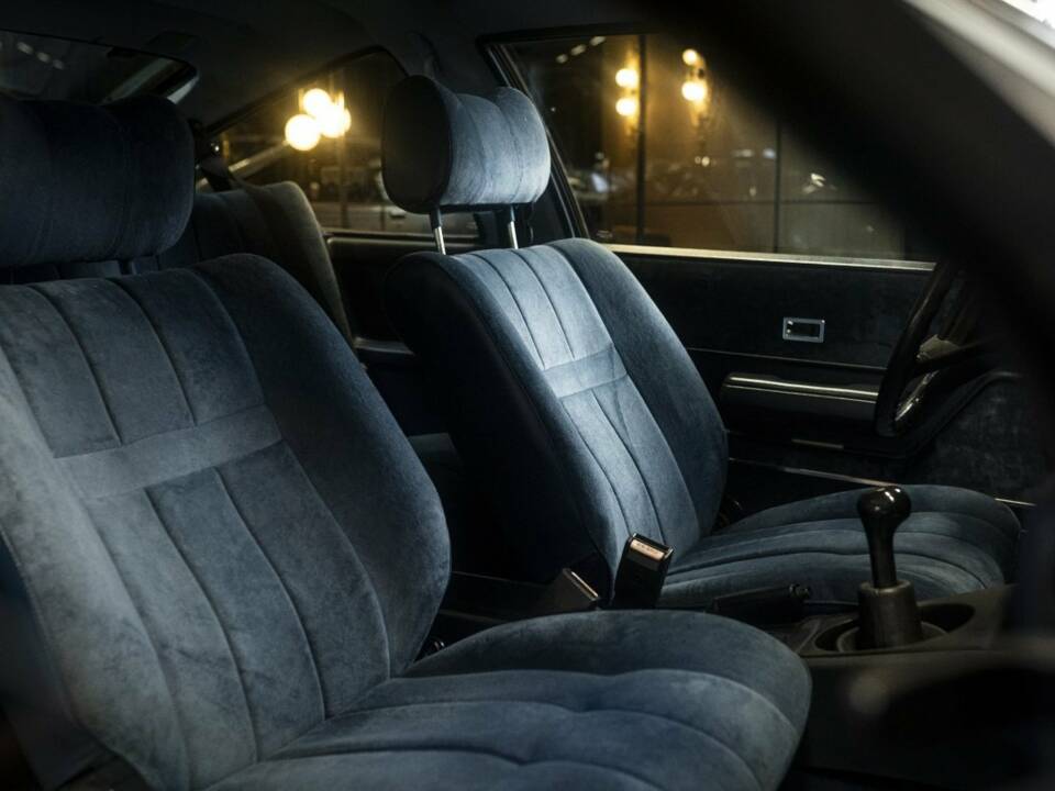 Bild 5/15 von Opel Monza 3,0 E (1983)