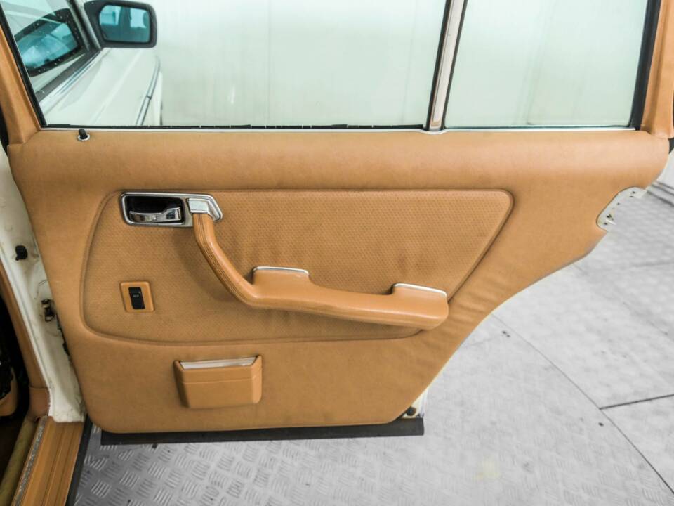 Bild 37/50 von Mercedes-Benz 300 D (1983)
