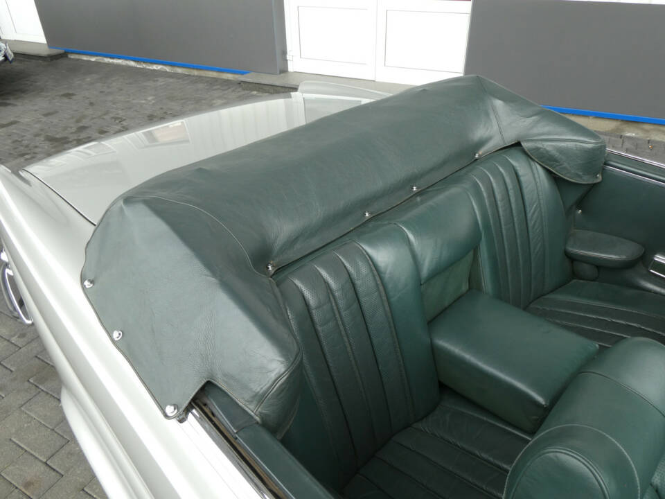 Image 20/31 of Mercedes-Benz 280 SE 3,5 (1970)