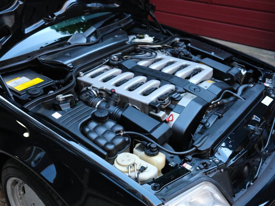 Image 51/100 of Mercedes-Benz SL 600 (1998)
