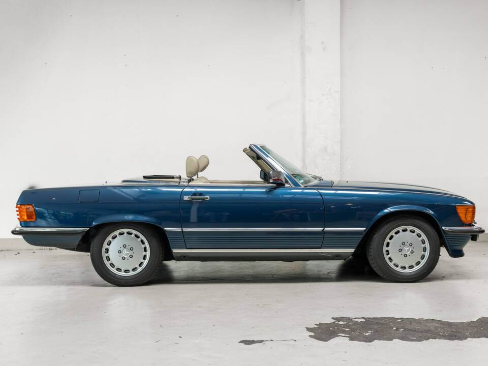 Image 4/40 of Mercedes-Benz 300 SL (1987)