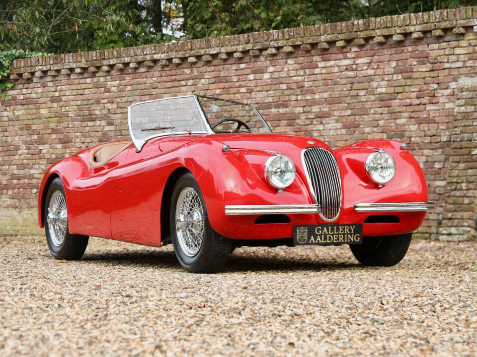 Image 41/50 of Jaguar XK 120 SE OTS (1954)