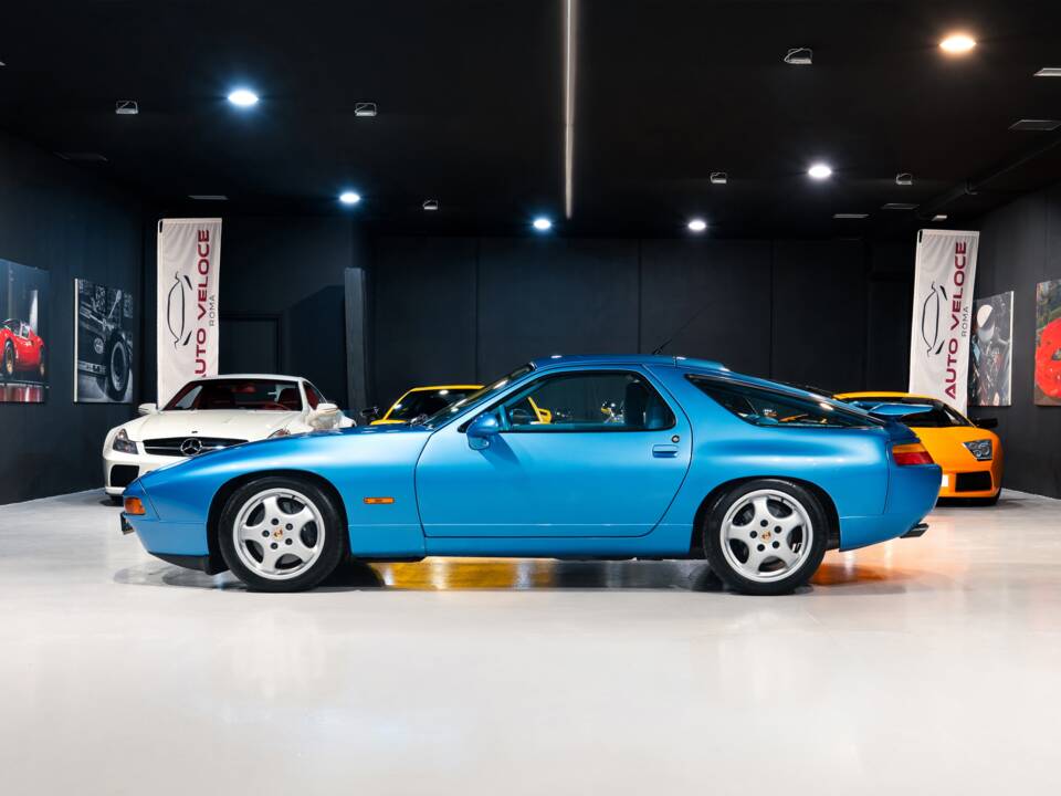 Image 2/33 of Porsche 928 GTS (1992)