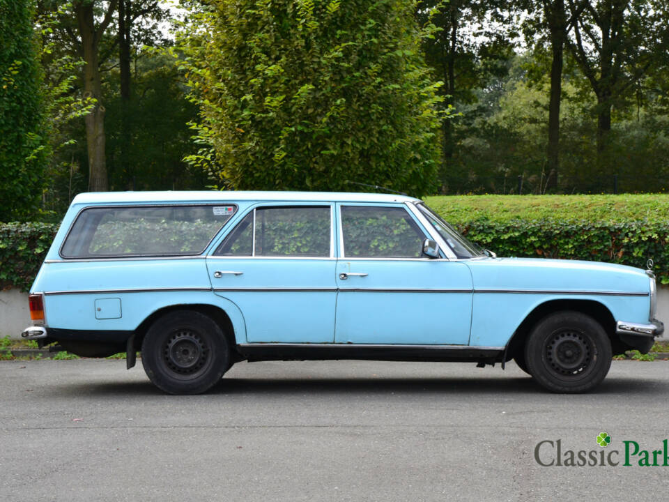 Bild 6/50 von Mercedes-Benz 220 D (1974)