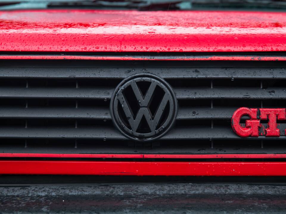 Image 40/50 de Volkswagen Golf III GTI 2.0 (1992)