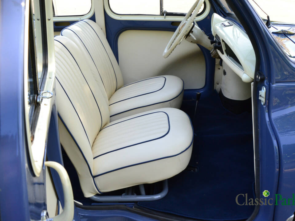 Image 33/50 of Renault 4 CV Décapotable (1954)