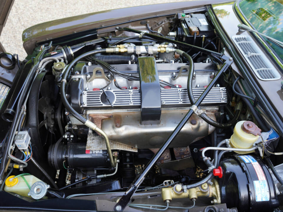 Bild 4/50 von Jaguar XJ 6 L 4.2 (1975)