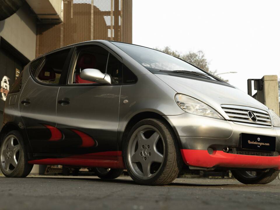 Afbeelding 2/41 van Mercedes-Benz A 160 "F1 Häkkinen Edition" (1999)